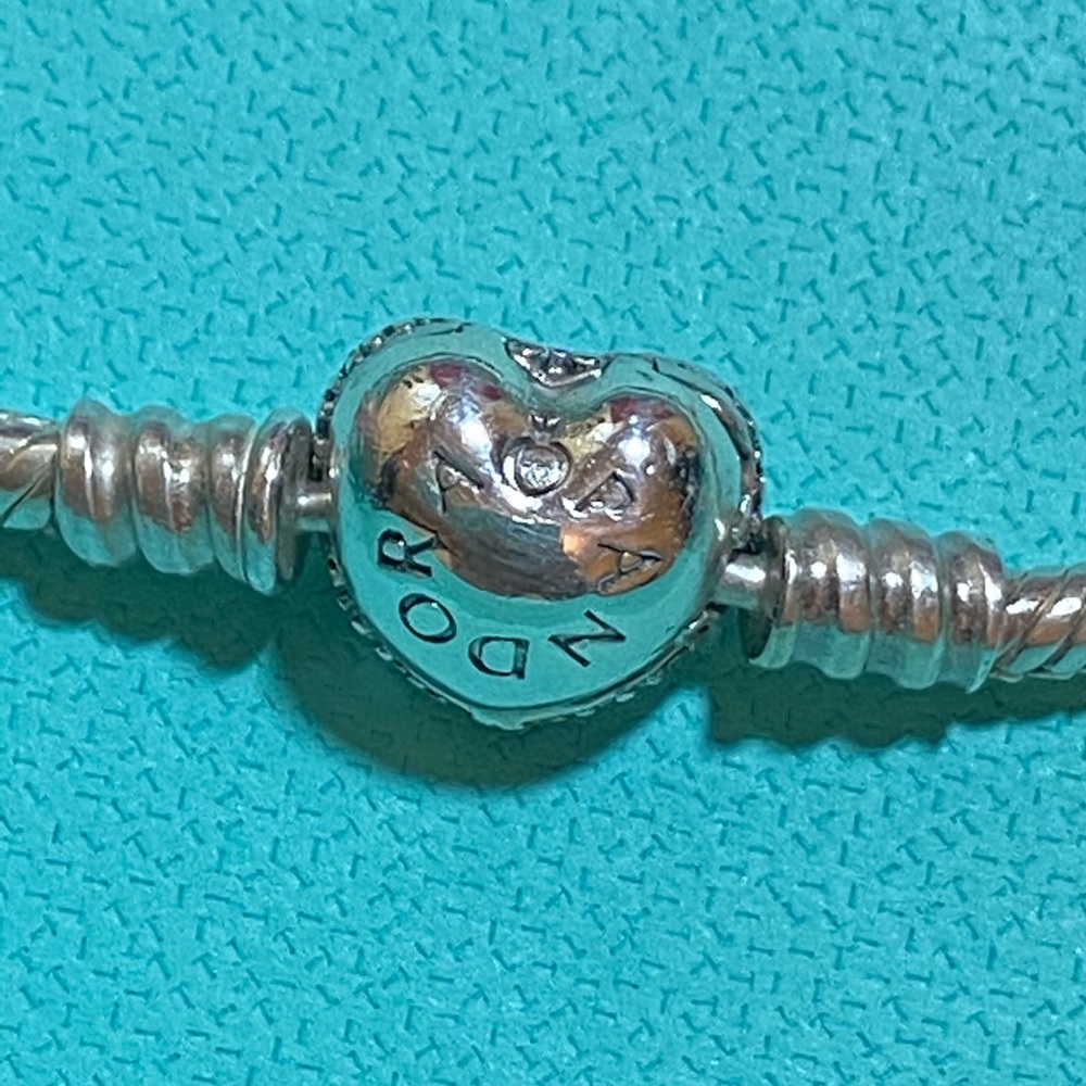 Pandora Bracelet with 6 charms - Picture 4 of 9